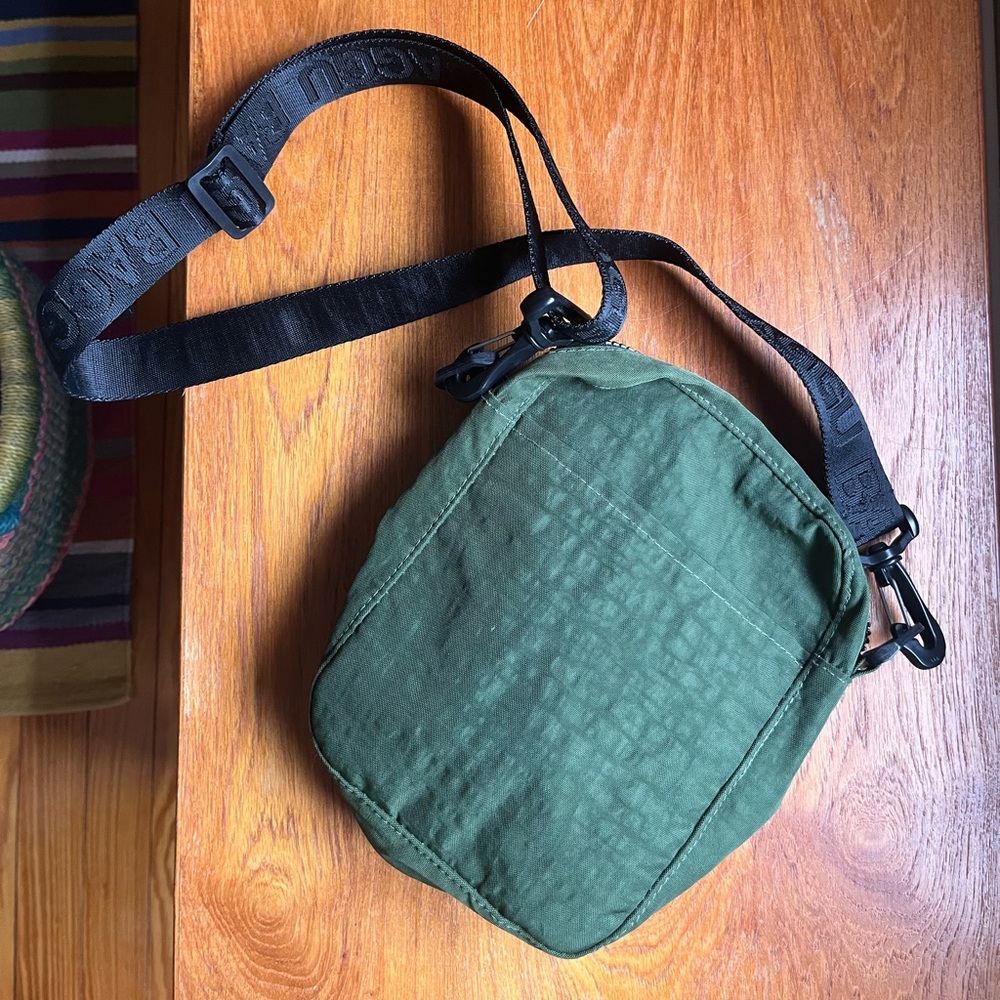 Baggu sport crossbody in bay laurel